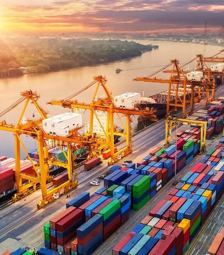 More than 700 shipping routes